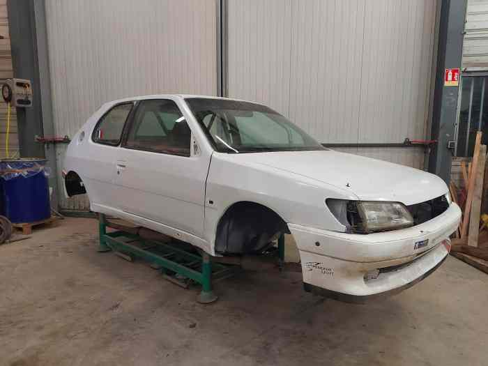 Caisse de 306 XSI avec arceau