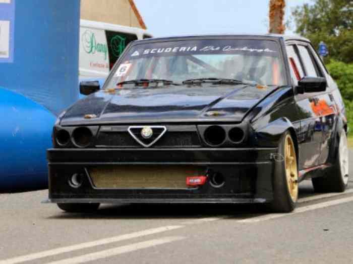 Alfa Romeo 75 3.0L V6 24V - Piste 0