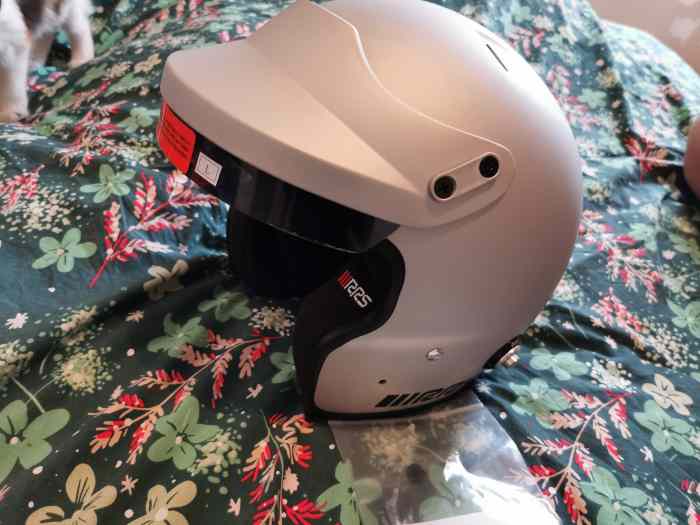 Casque rrs taille L neuf