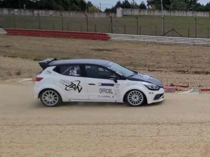 Renault Clio 4 maxi f2000/14 1