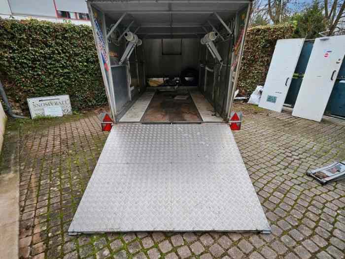 Remorque fermée porte voiture et formule 4