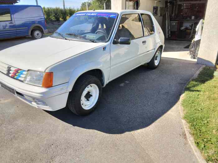 Peugeot 205 rallye 4