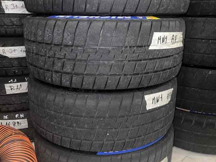 Lot Pneus Michelin 20/65 -18