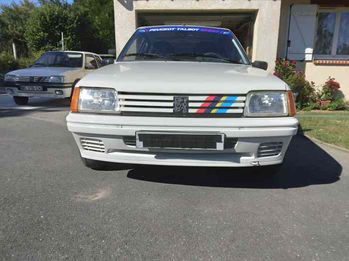 Peugeot 205 rallye 0