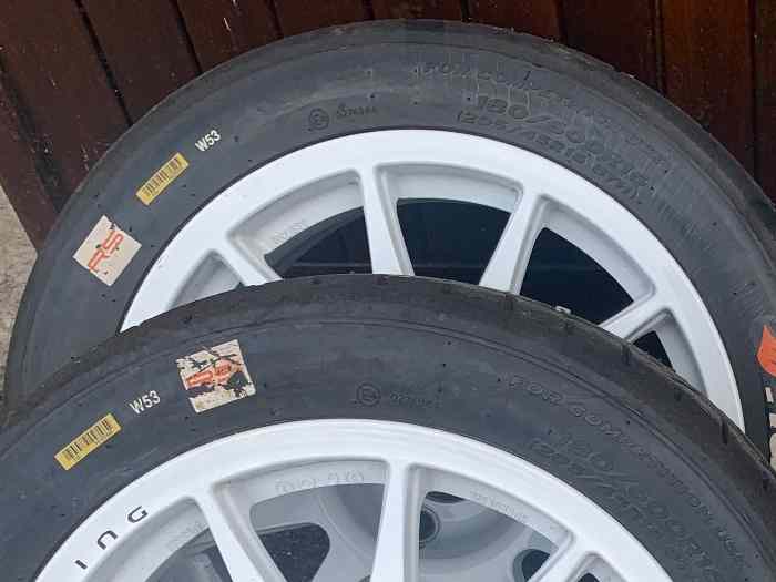 À vendre pneus hankook 2 t72 et 2 w53 16 pouces 1