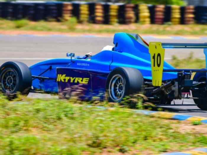 8 FORMULA MYGALE BMW FB02 Lrm 2