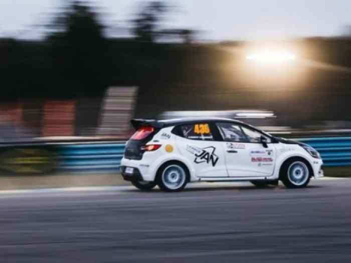 Renault Clio 4 maxi f2000 2