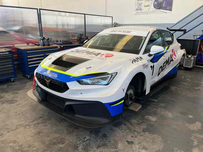 CUPRA LEON COMPETICION TCR EX WORKS 1