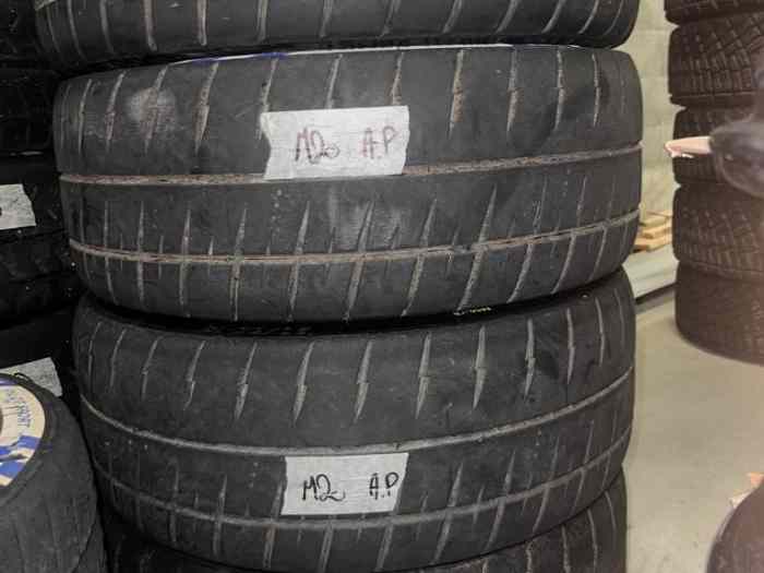 Lot Pneus Michelin 20/65 -18 2