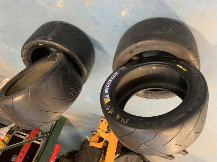 Pneus MICHELIN S8M neufs