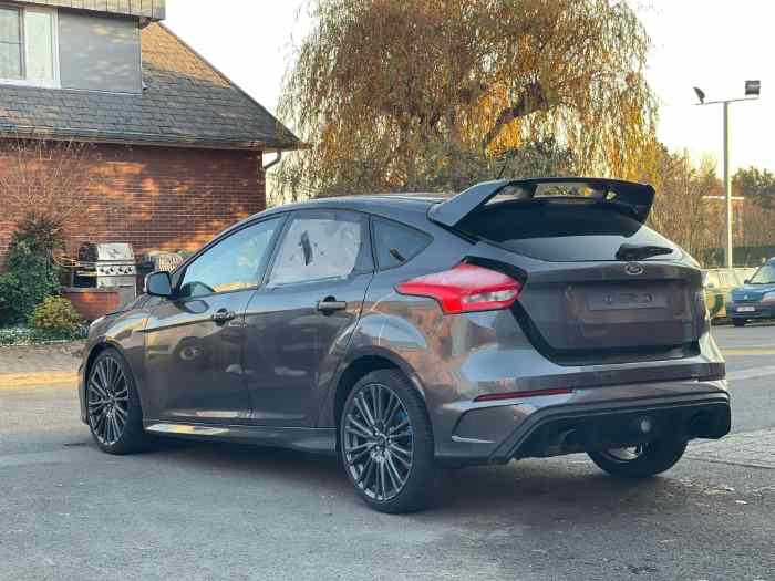 FORD FOCUS RS INONDEE 2016 1