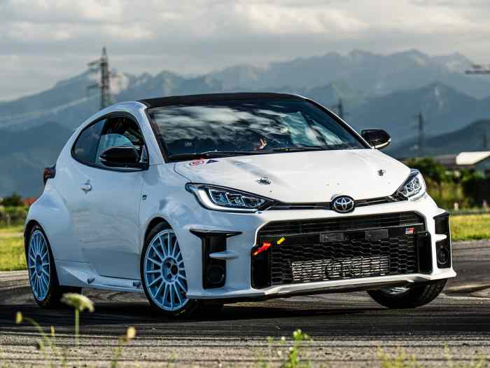 TOYOTA YARIS GR RALLY CUP 1