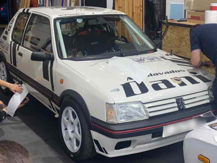 Peugeot 205 GTI 2