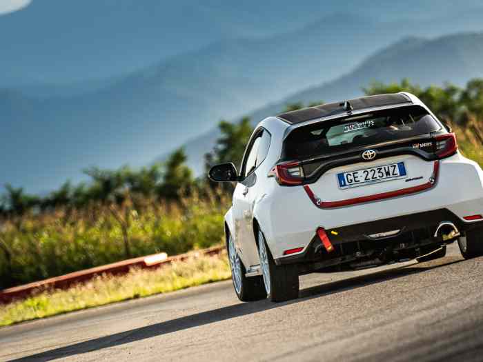 TOYOTA YARIS GR RALLY CUP 3