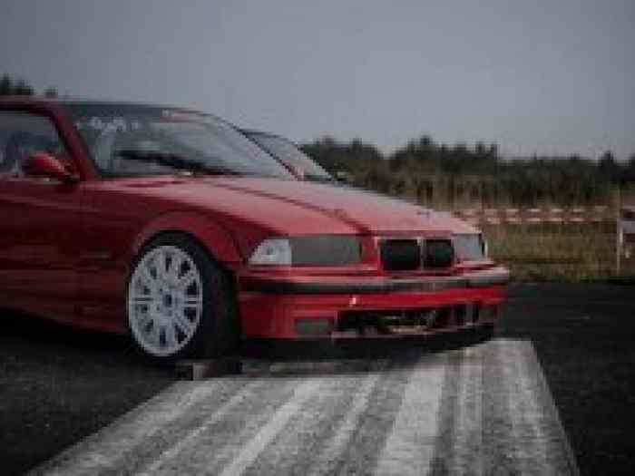 BMW E36 318.IS coupe 2