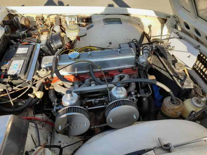Triumph TR6 4