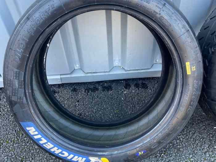 pneus-michelin-r33-20-65-18-235-40-r18-pi-ces-et-voitures-de-course