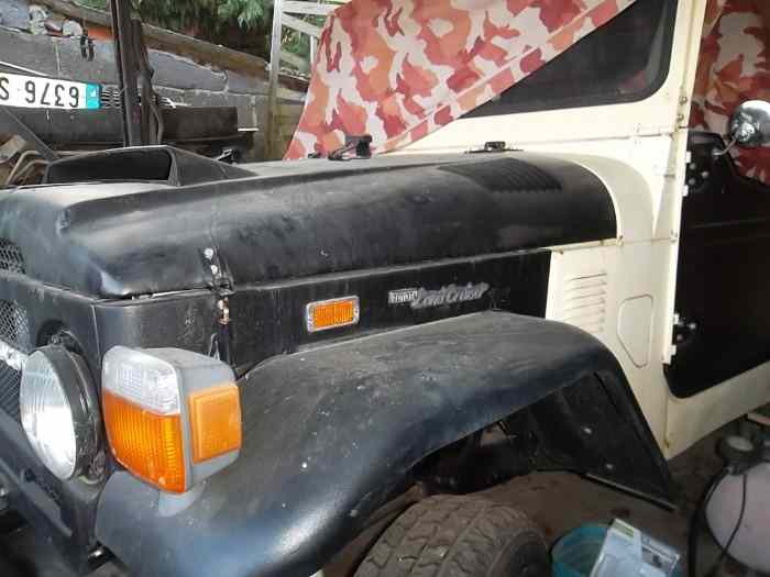 TOYOTA Land Cruiser FJ40 6 cylindres essence 3