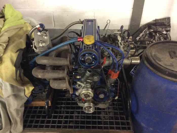 Moteur Ford escort 8 soupapes 2400cc 0