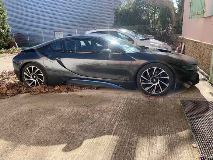 BMW I8 1