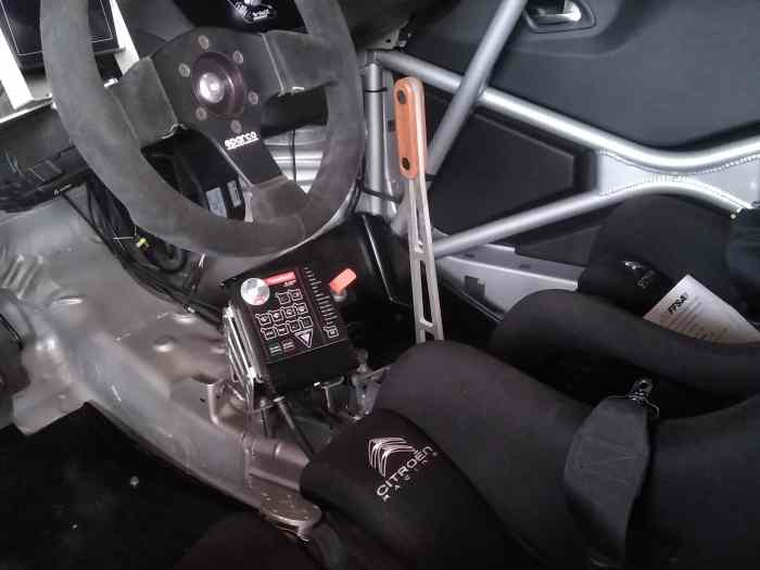 208 VRAIE F2000 1