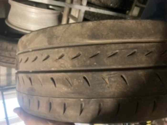 Pneu hankook h5 en 15