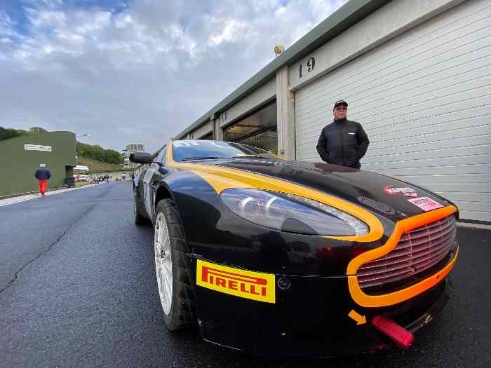 LOCATION ASTON MARTIN VANTAGE GT10 4