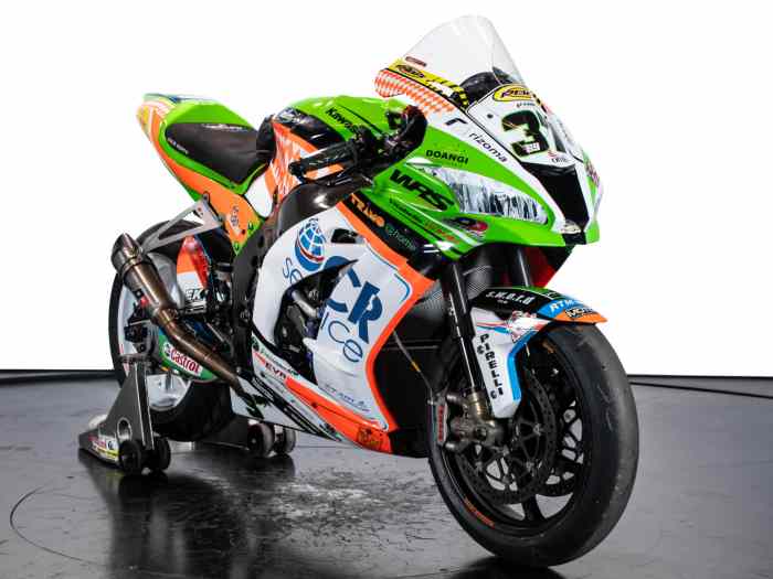 KAWASAKI ZX-10RR OFFICIEL SBK TEAM GRILLINI 2017 1