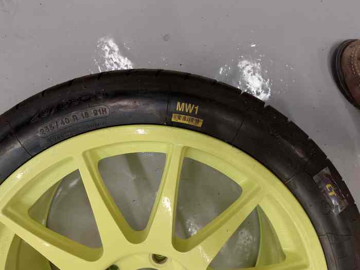 PNEUS MICHELIN 1