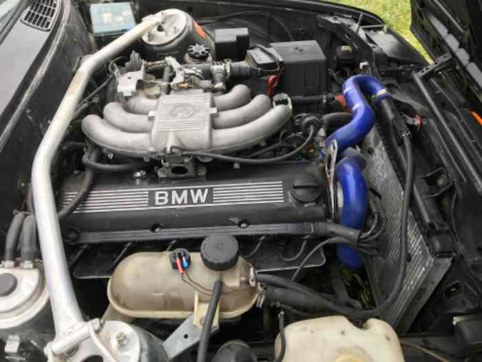 BMW 325i e30 coupe 4