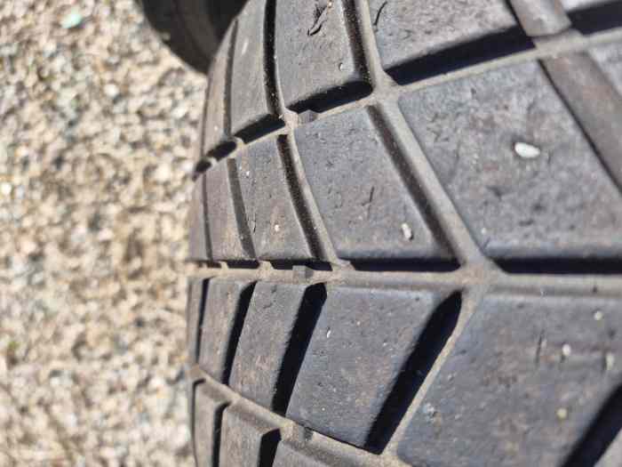 Pneus pluie Hankook 180/60/16 1