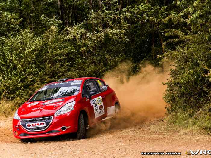 208 VRAIE F2000