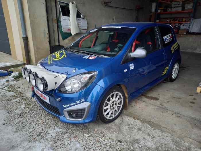 Twingo R1 0