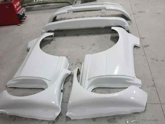 KIT CARROCERIA RENAULT CLIO MAXI 0