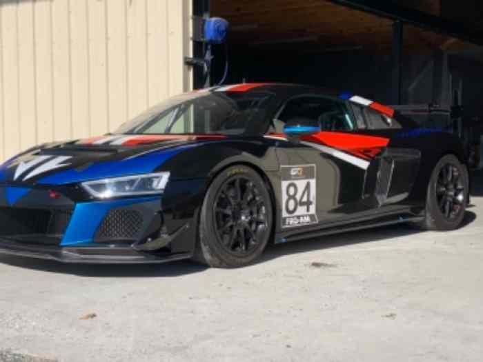Audi R8 LMS GT4 2