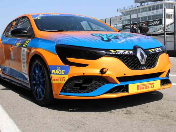 RENAULT MEGANE RS CUP01 1