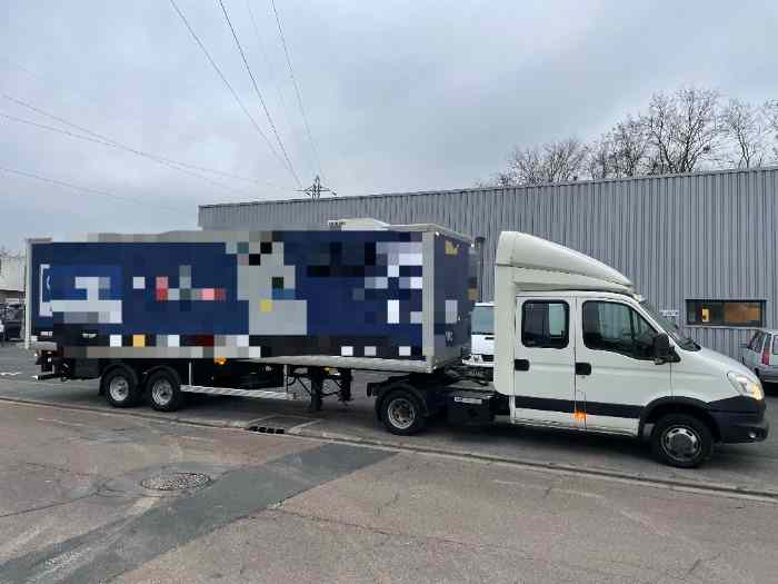 ENSEMBLE SEMI VL PERMIS EB IVECO DAILY VOW + REMORQUE AMENAGEE 1