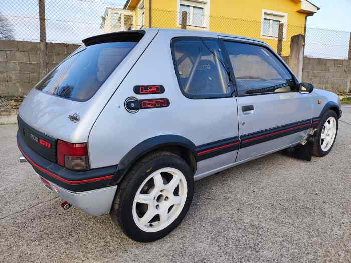 Peugeot 205 1.9 GTI grupo A 2