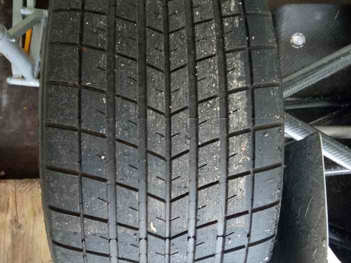 Pneus Michelin P412