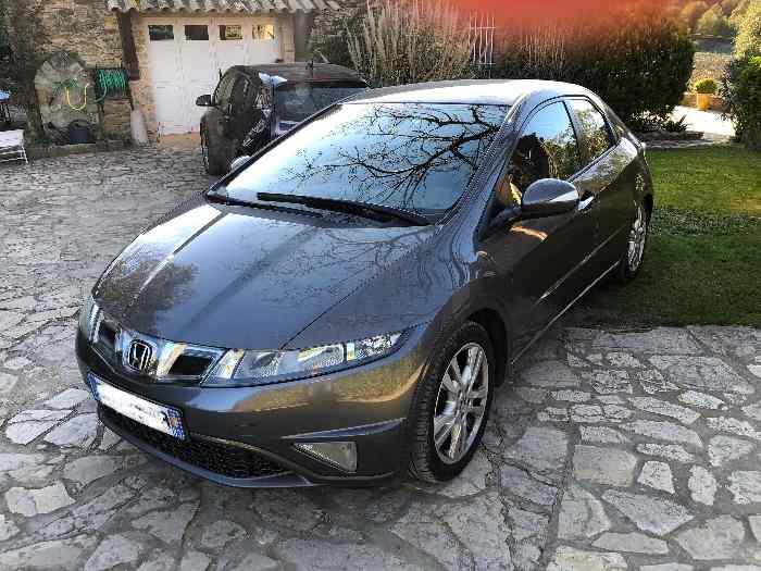 Vends HONDA CIVIC 2,2 ctdi 140ch Parfait état. 1