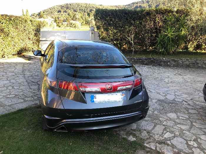 Vends HONDA CIVIC 2,2 ctdi 140ch Parfait état. 2