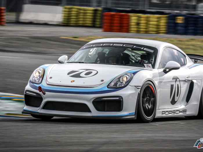 PORSCHE GT4 981 CS