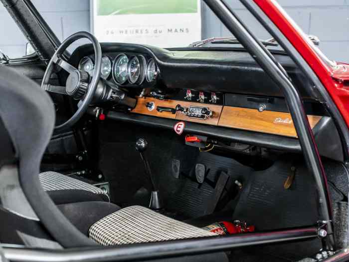 1965 PORSCHE 911 2.0L FIA Specs 3