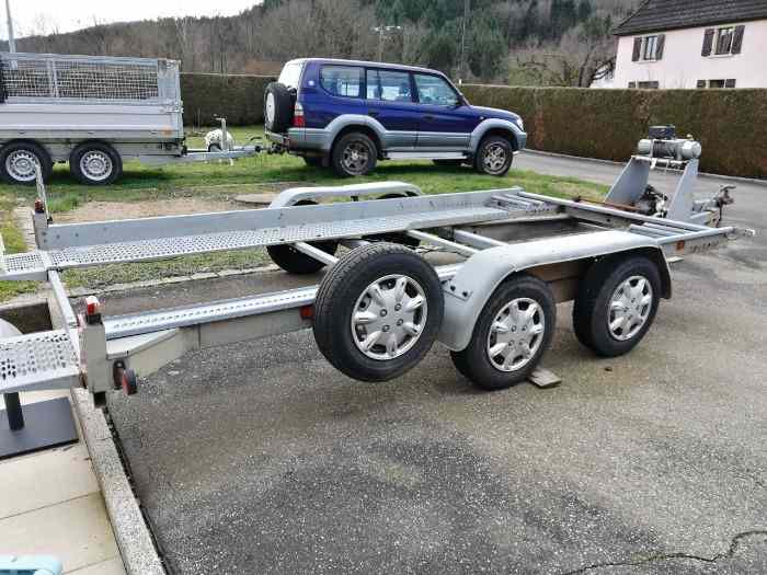 Remorque porte-voiture Knott avec treuil électrique 2