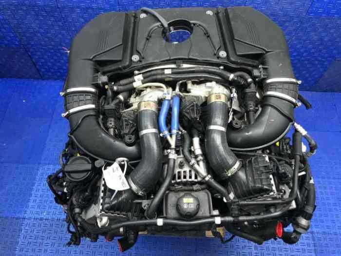 BMW 70950A G12 4.4L Engine 1