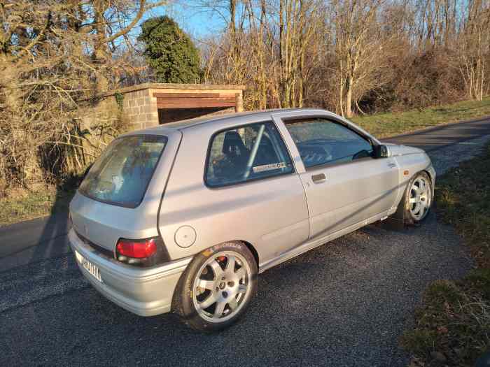 Clio williams gr A + 16s série avec CG 3