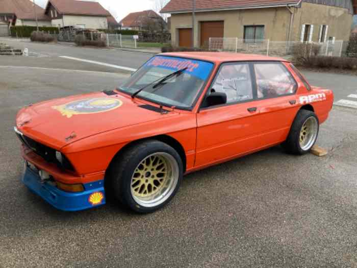 BMW M5 e28 circuit piste drift