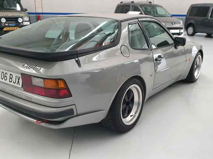 Porsche 944 TURBO 3