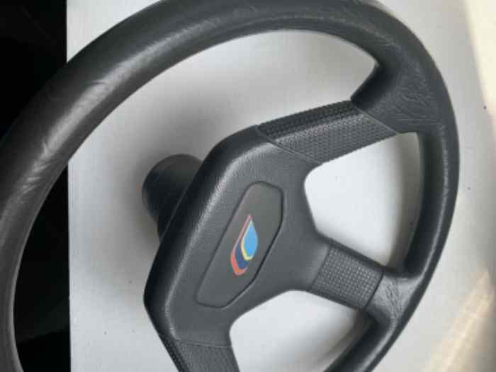 Volant 205 rallye origine complet avec monogramme 1