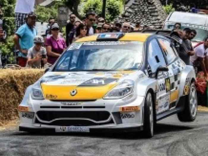 Vends clio 3 maxi F2000